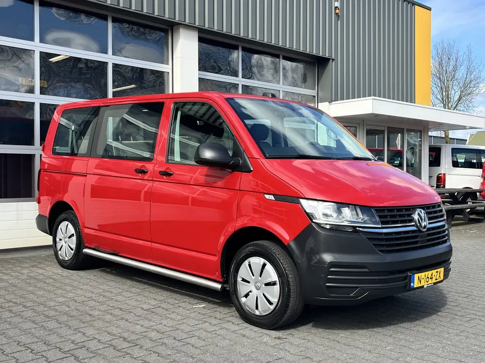 Volkswagen Transporter Kombi 2.0 TDI L1H1 Comfortline 13999E uit 2022