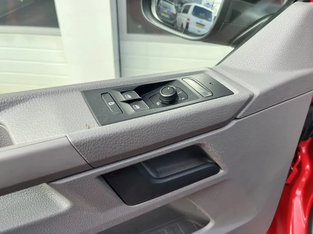 Volkswagen Transporter Kombi 2.0 TDI L1H1 Comfortline 13999E uit 2022, foto 9