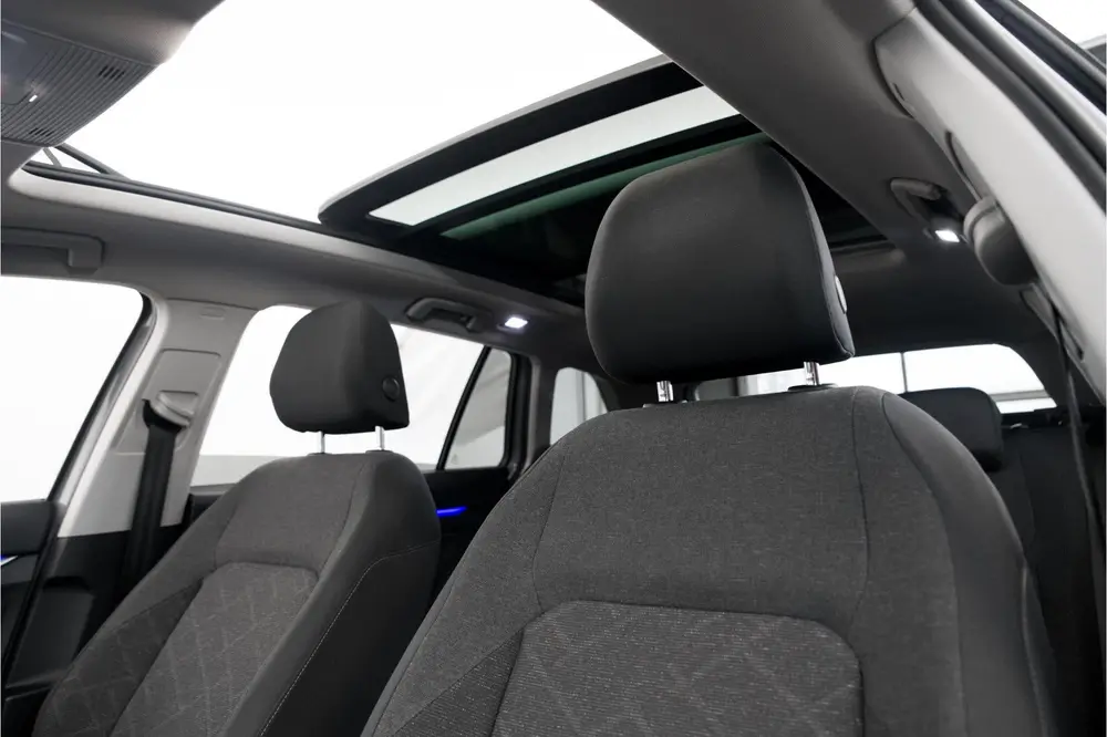 Volkswagen Golf Variant Qdrive Panoramadak 18inch (bj 2022) uit 2022, foto 2