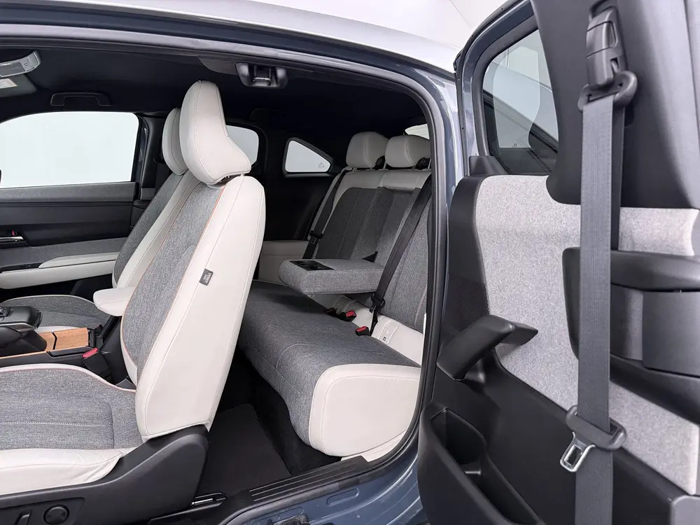 Mazda MX-30 e-SkyActiv 145 First Edition 36 kWh uit 2020, foto 12