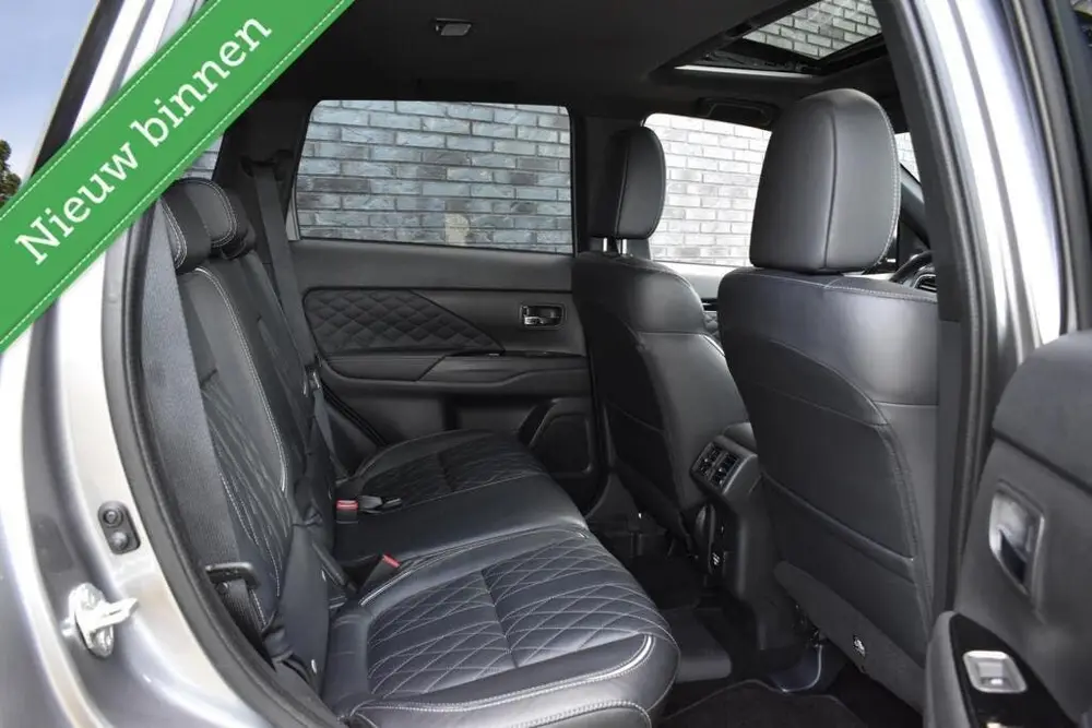 Mitsubishi Outlander 2.4 PHEV Diamand Edition LEDER VOL 360 uit 2020, foto 12