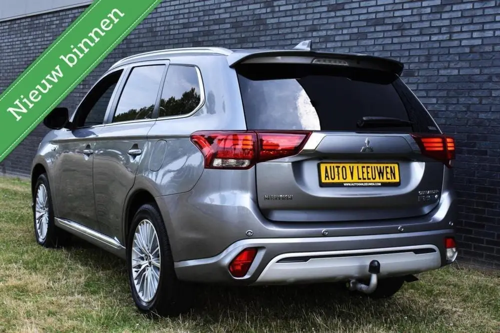 Mitsubishi Outlander 2.4 PHEV Diamand Edition LEDER VOL 360 uit 2020, foto 2