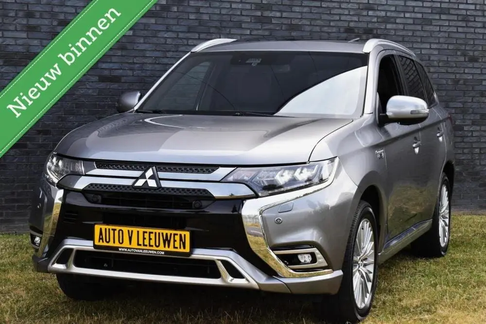 Mitsubishi Outlander 2.4 PHEV Diamand Edition LEDER VOL 360 uit 2020, foto 3