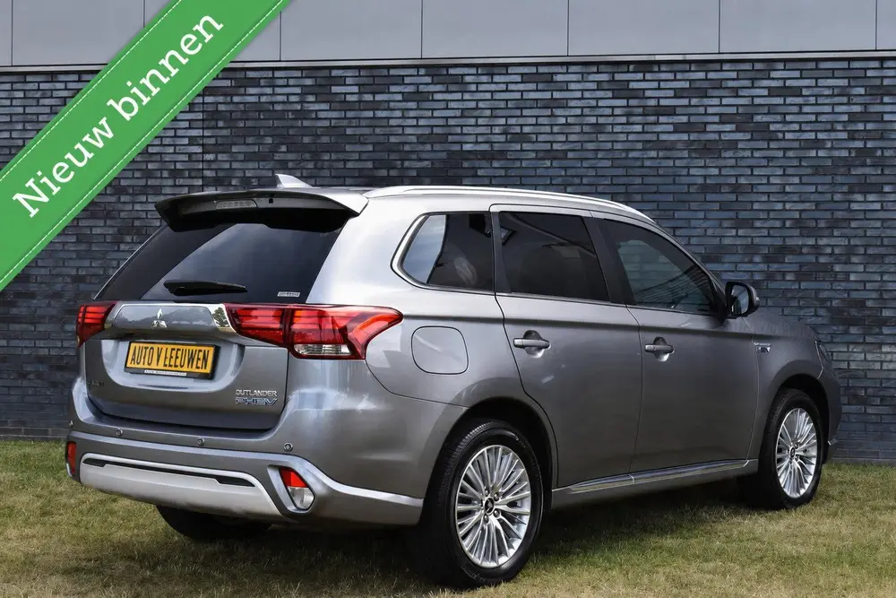 Mitsubishi Outlander 2.4 PHEV Diamand Edition LEDER VOL 360 uit 2020, foto 4
