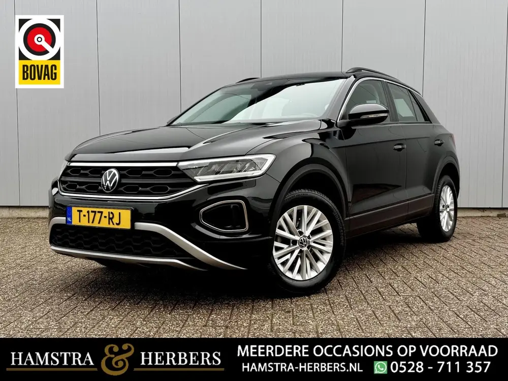 Volkswagen T-Roc 1.0 TSI Life zwart uit 2023