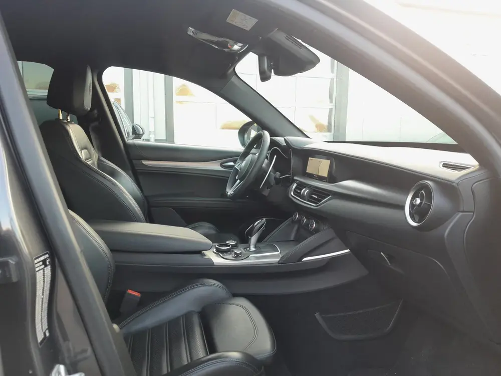 Alfa Romeo Stelvio 2.0 T AWD B-Tech - Leder - Veloce interie uit 2019, foto 14