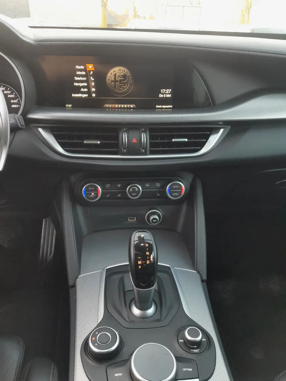 Alfa Romeo Stelvio 2.0 T AWD B-Tech - Leder - Veloce interie uit 2019, foto 19