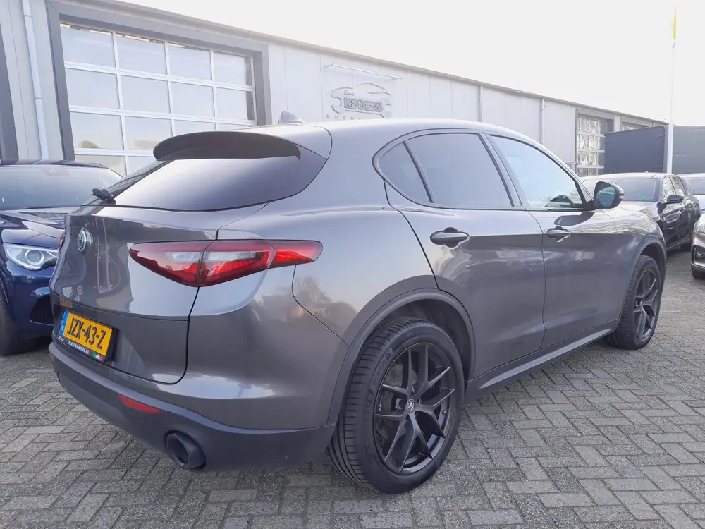 Alfa Romeo Stelvio 2.0 T AWD B-Tech - Leder - Veloce interie uit 2019, foto 6