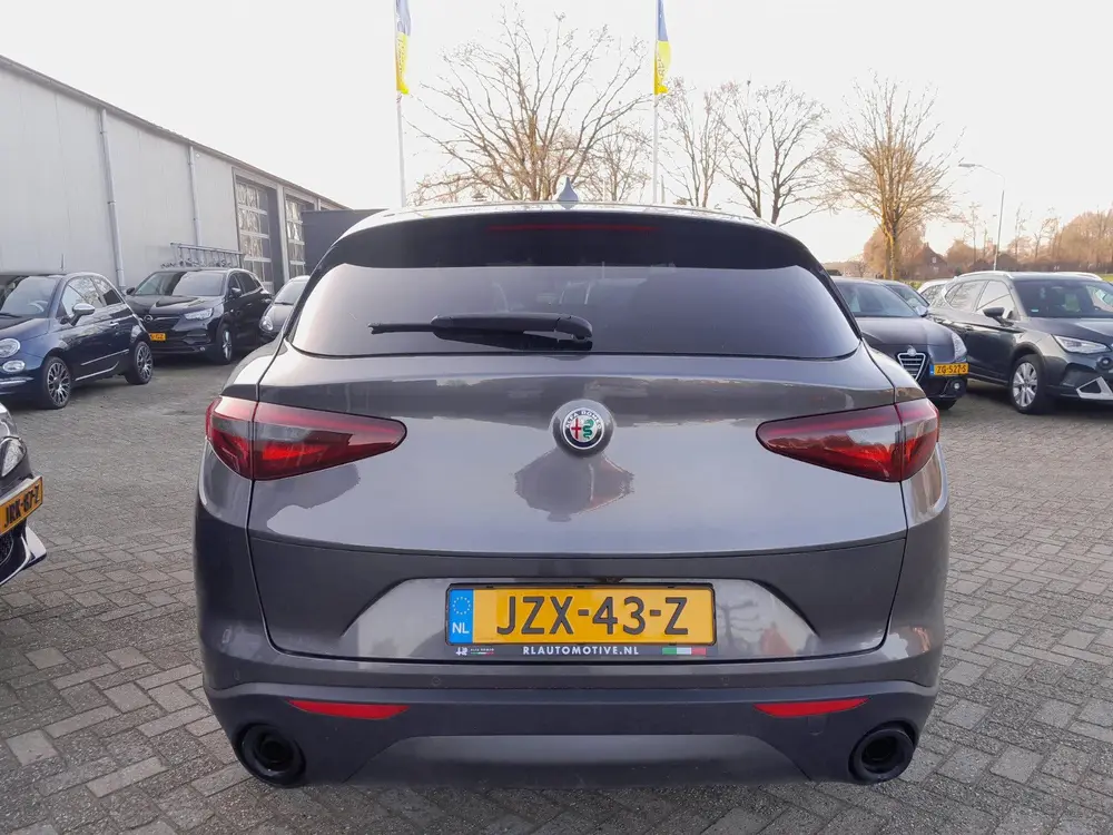 Alfa Romeo Stelvio 2.0 T AWD B-Tech - Leder - Veloce interie uit 2019, foto 7