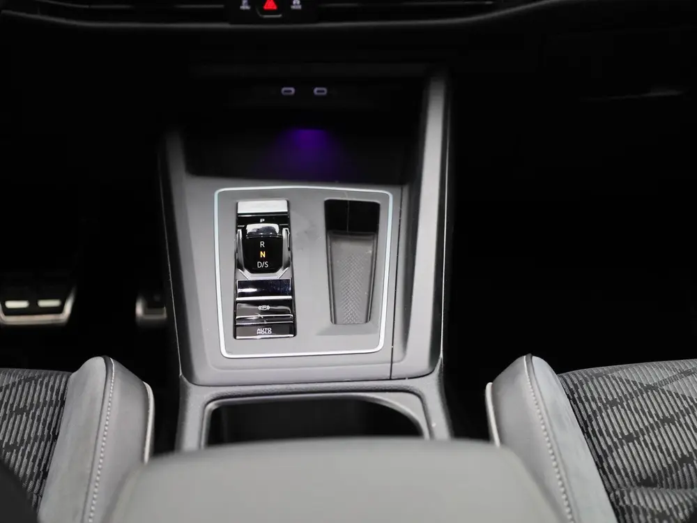 Volkswagen Golf 1.5 eTSI Aut. R-Line | Panoramadak | IQ Ligh uit 2021, foto 11