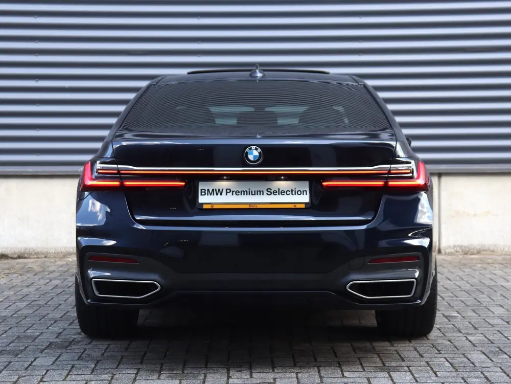 BMW 7-serie Sedan 745e High Executive uit 2020, foto 4