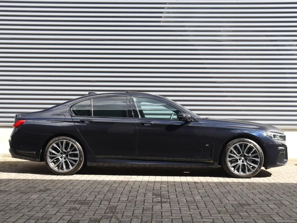 BMW 7-serie Sedan 745e High Executive uit 2020, foto 5