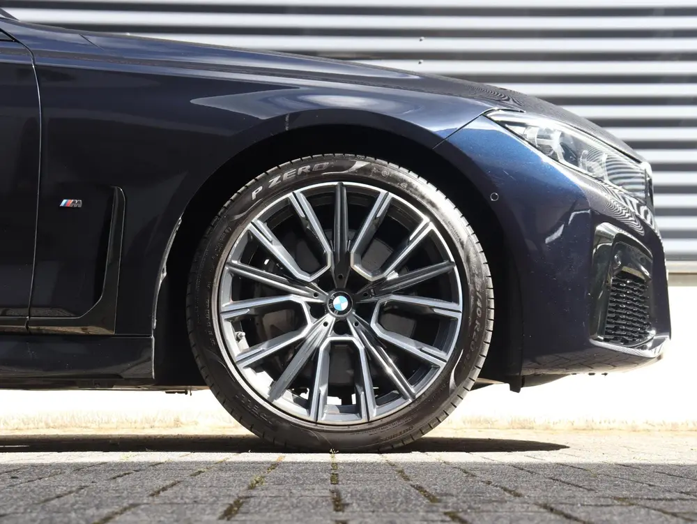BMW 7-serie Sedan 745e High Executive uit 2020, foto 6