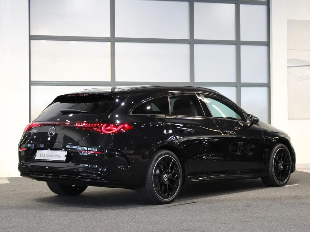 Mercedes-Benz CLA 250+ Business Solution AMG uit 2026, foto 2