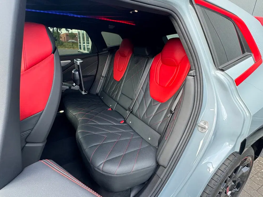 BMW XM PHEV Label Red 30 kWh 748pk uit 2023, foto 18
