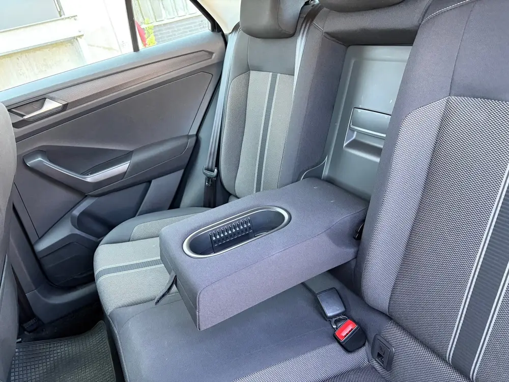 Volkswagen T-Roc 1.0 TSI Style Business / CarPlay uit 2021, foto 18