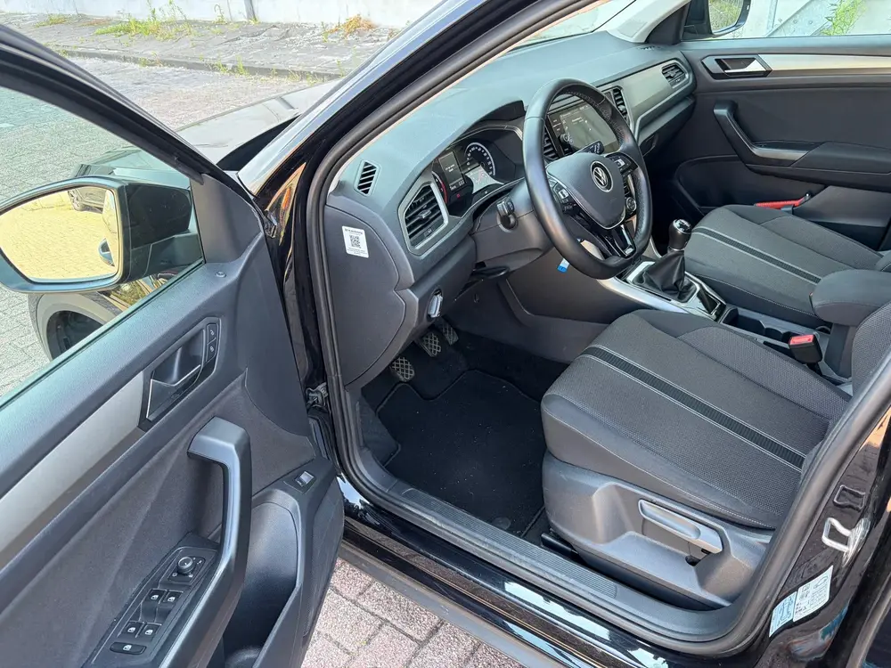 Volkswagen T-Roc 1.0 TSI Style Business / CarPlay uit 2021, foto 3