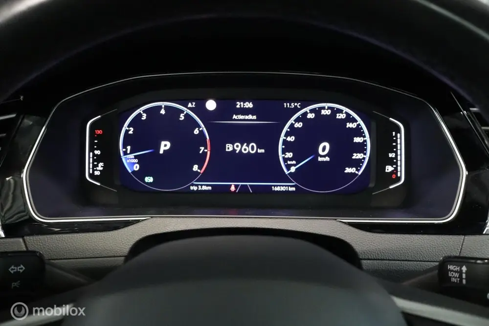 Volkswagen Passat Variant 1.5 TSI R-Line Business + | PANO | uit 2021, foto 18