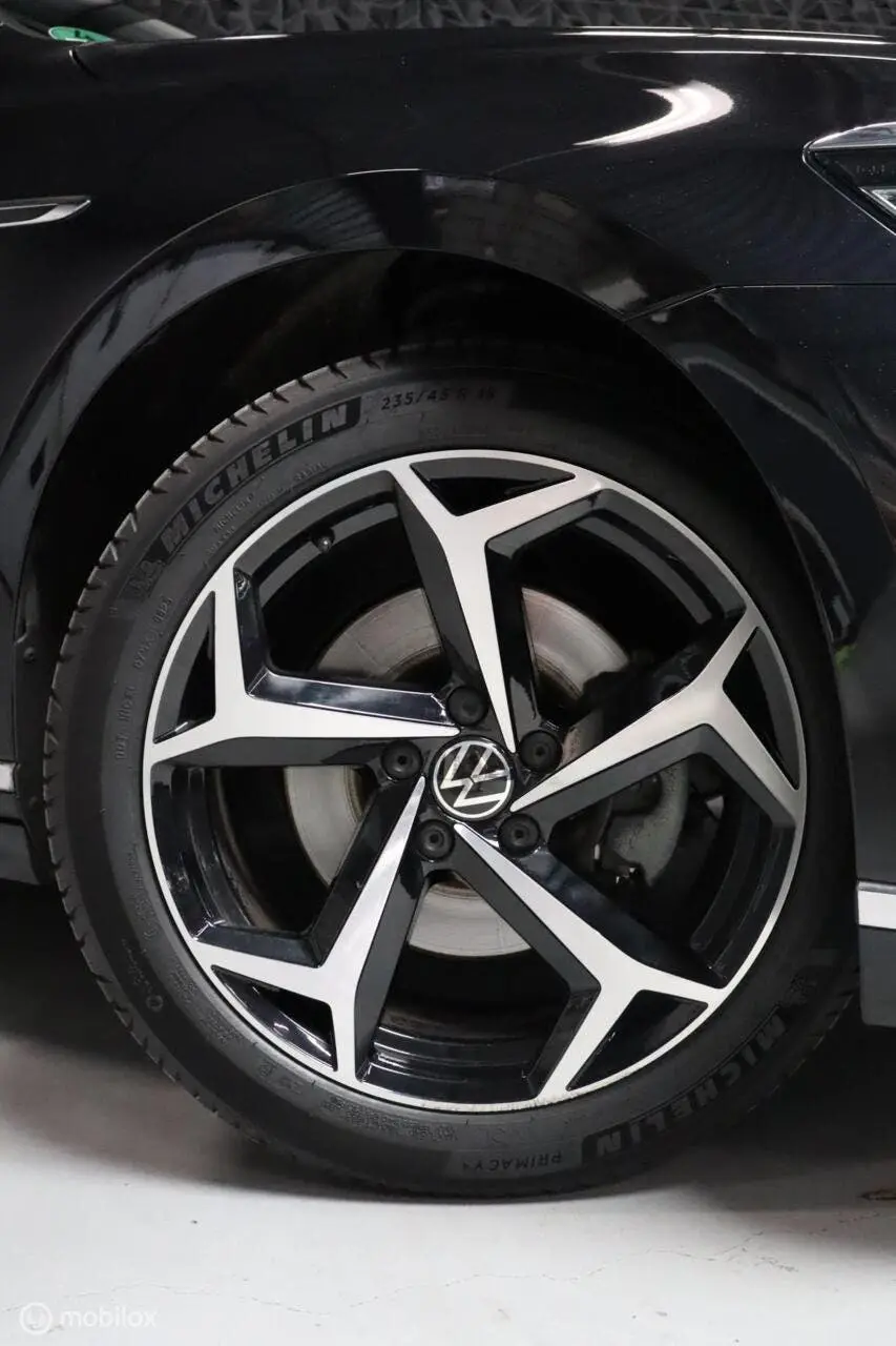 Volkswagen Passat Variant 1.5 TSI R-Line Business + | PANO | uit 2021, foto 5