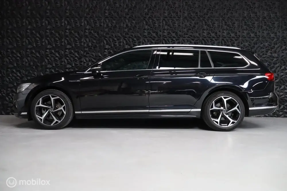 Volkswagen Passat Variant 1.5 TSI R-Line Business + | PANO | uit 2021, foto 7