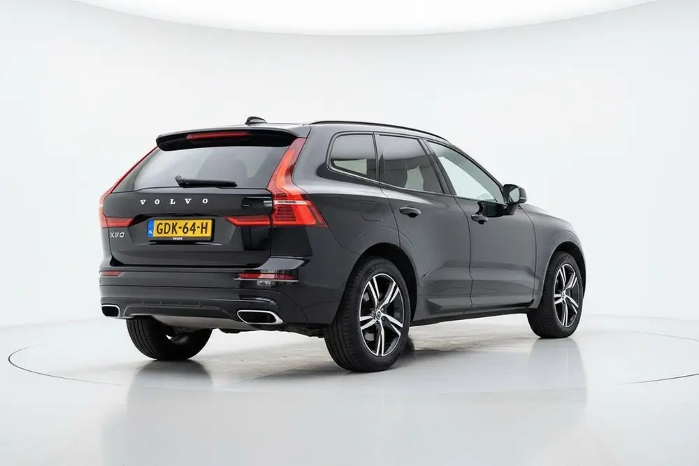 Volvo XC60 2.0 T8 Twin Engine AWD /Pano/R-Design/H&K uit 2020, foto 3