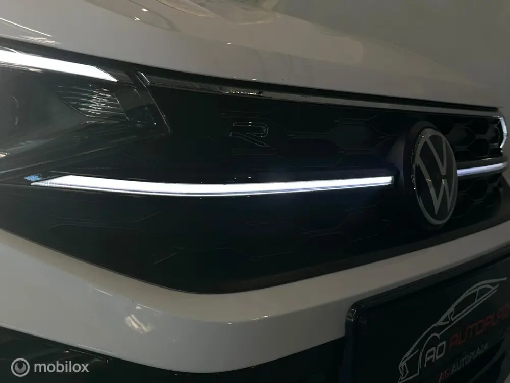 Volkswagen Taigo 1.0 TSI R-Line Panorama/IQ Light/Keyless/Bl uit 2022, foto 8
