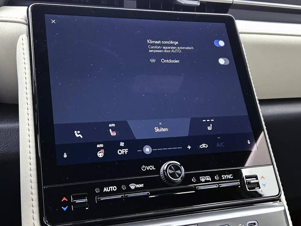 Lexus LBX Elegant 2WD uit 2024, foto 10
