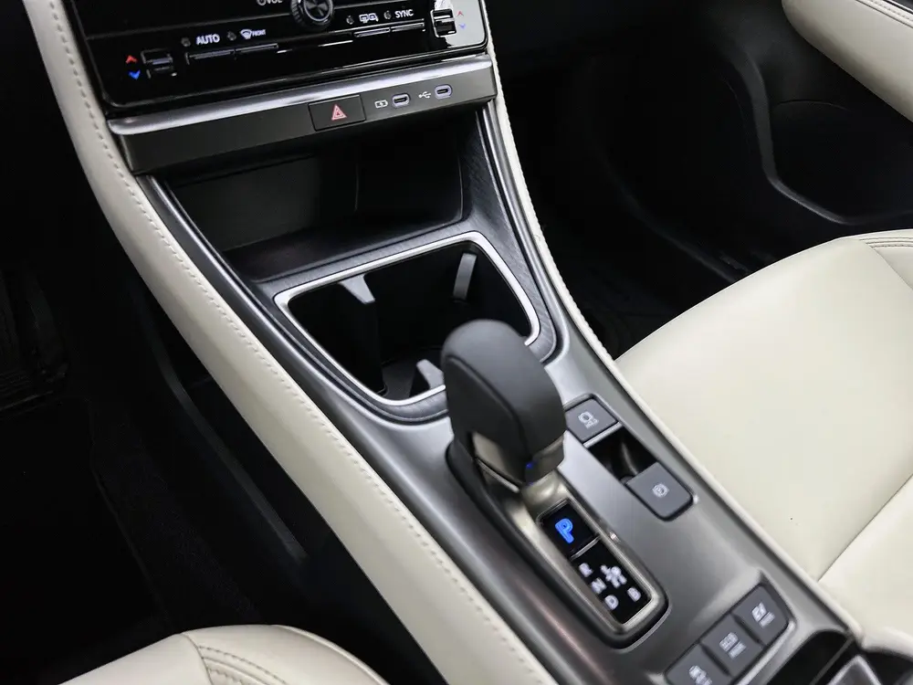Lexus LBX Elegant 2WD uit 2024, foto 11