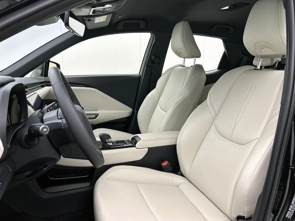 Lexus LBX Elegant 2WD uit 2024, foto 16