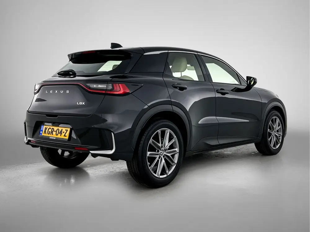 Lexus LBX Elegant 2WD uit 2024, foto 2