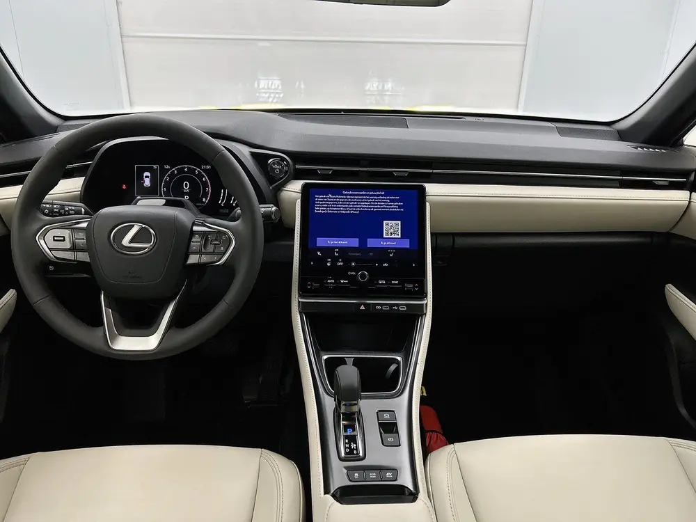 Lexus LBX Elegant 2WD uit 2024, foto 4