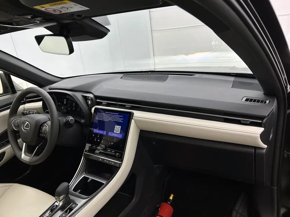 Lexus LBX Elegant 2WD uit 2024, foto 6