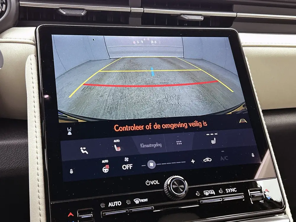 Lexus LBX Elegant 2WD uit 2024, foto 8