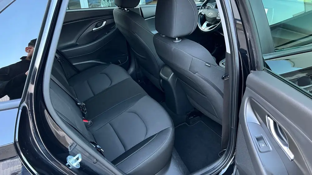 Hyundai i30 1.4 T-GDI Comfort AUTOMAAT uit 2019, foto 11
