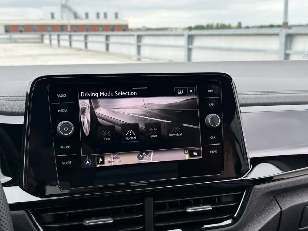 Volkswagen T-Roc 1.5 TSI R-Line | Black Style | IQ | Beats | uit 2022, foto 15