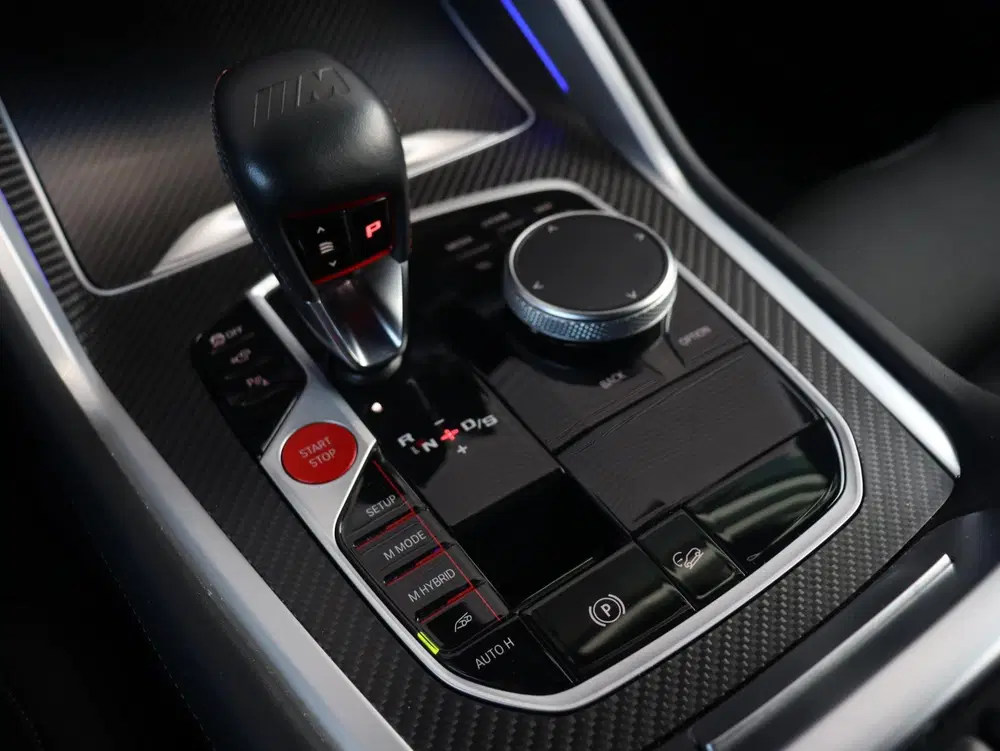 BMW XM PHEV uit 2023, foto 18