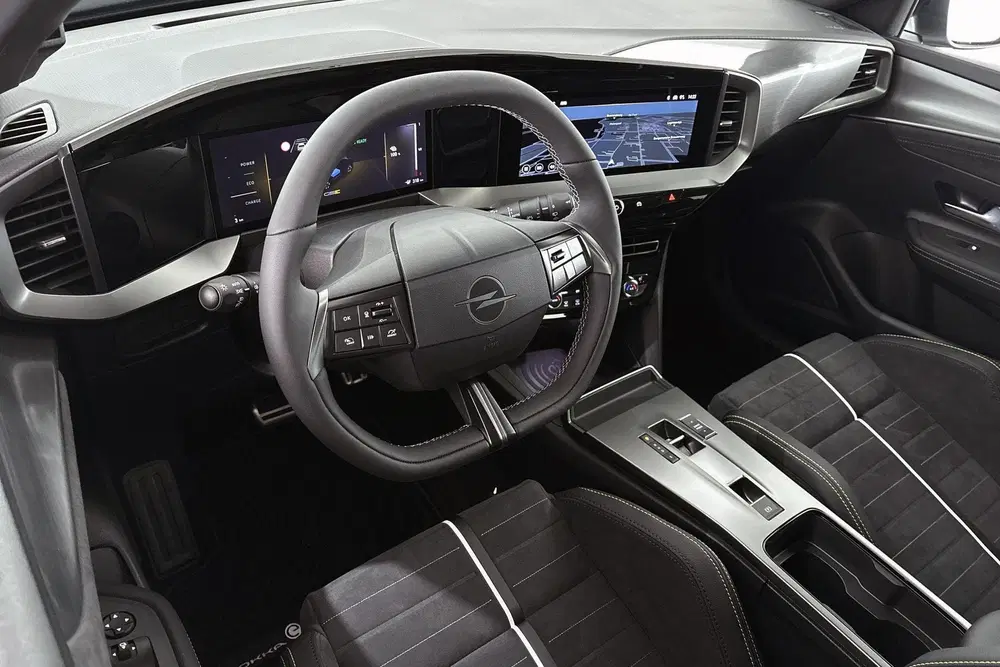 Opel Mokka GSE 54 kWh Achteruitrijcamera Apple CarP uit 2026, foto 5