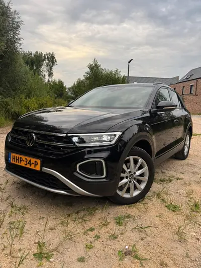 Volkswagen T-Roc 1.5 TSI Life Business uit 2023
