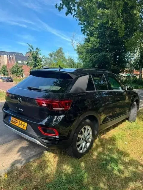Volkswagen T-Roc 1.5 TSI Life Business uit 2023, foto 12