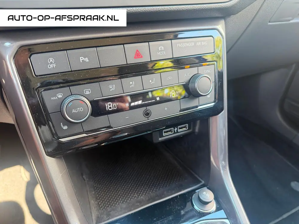 Volkswagen T-Cross 1.0 TSI Style Automaat Virtual Camera Nav uit 2020, foto 15