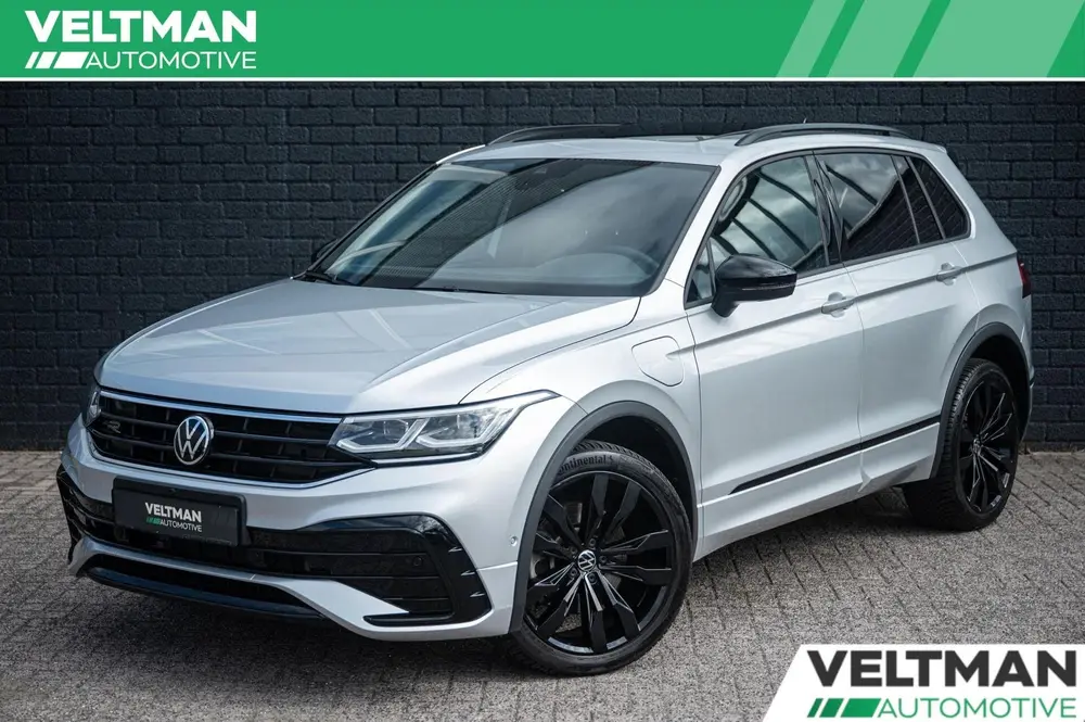 Volkswagen Tiguan 1.4 TSI eHybrid R-Line PANO TREKHAAK ACC S uit 2023
