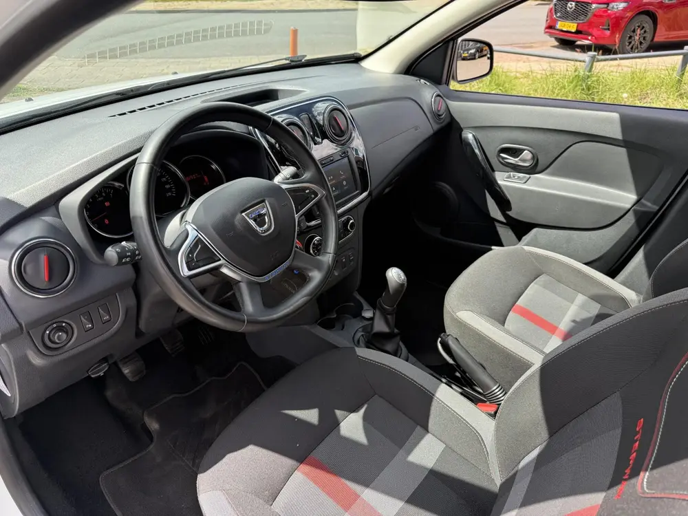 Dacia Sandero 0.9 TCe Tech Road PDC uit 2020, foto 13