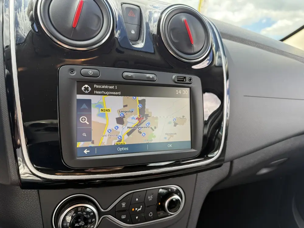 Dacia Sandero 0.9 TCe Tech Road PDC uit 2020, foto 14