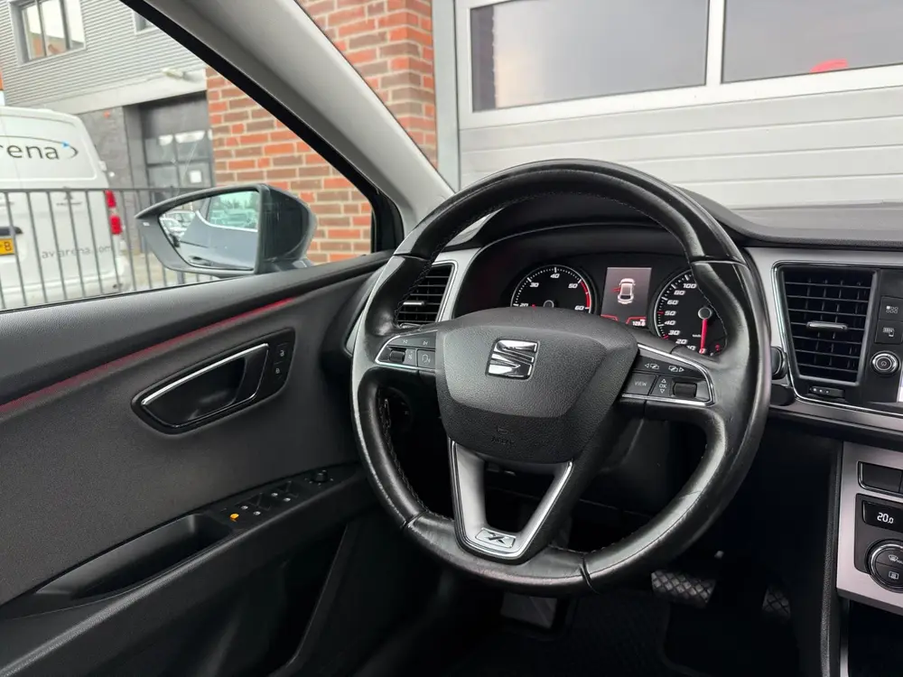 SEAT Leon 1.6 TDI Xcellence Business Intense! Keyless! Navi! uit 2019, foto 15