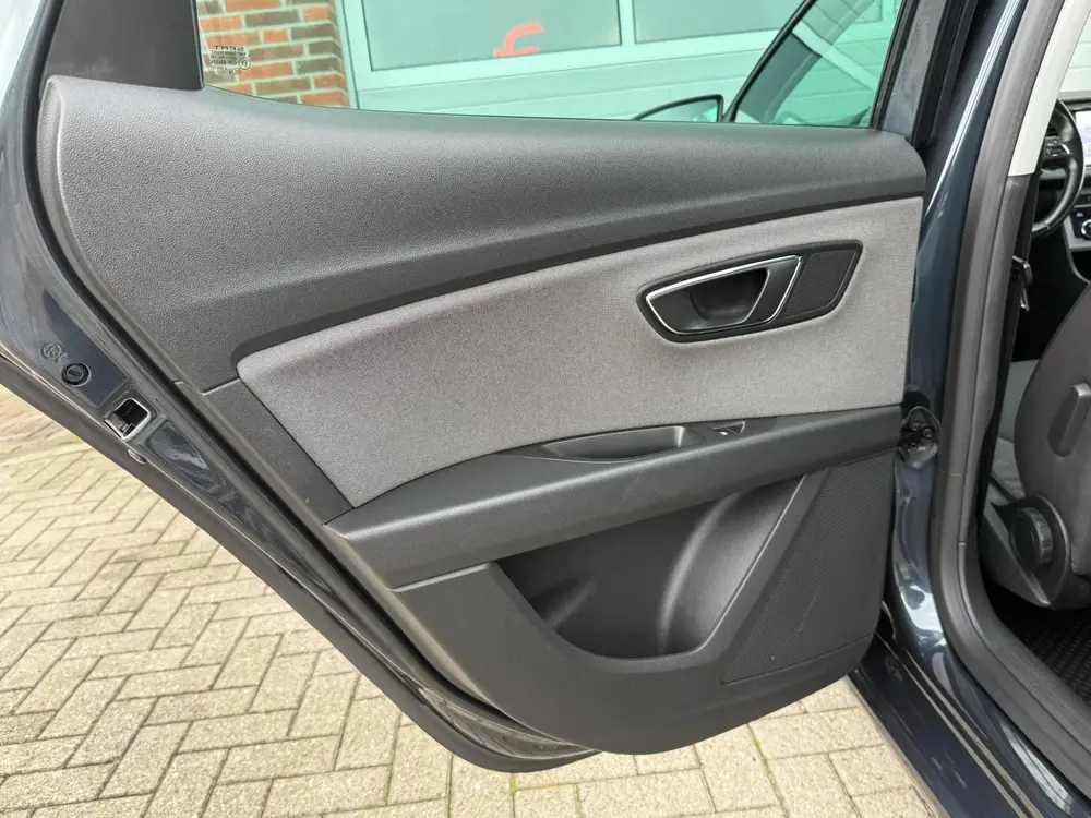 SEAT Leon 1.6 TDI Xcellence Business Intense! Keyless! Navi! uit 2019, foto 18