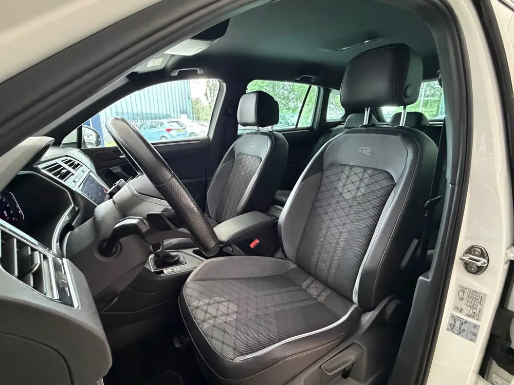 Volkswagen Tiguan 1.5 TSI R-Line Business+ Eerste eigenaar D uit 2021, foto 8