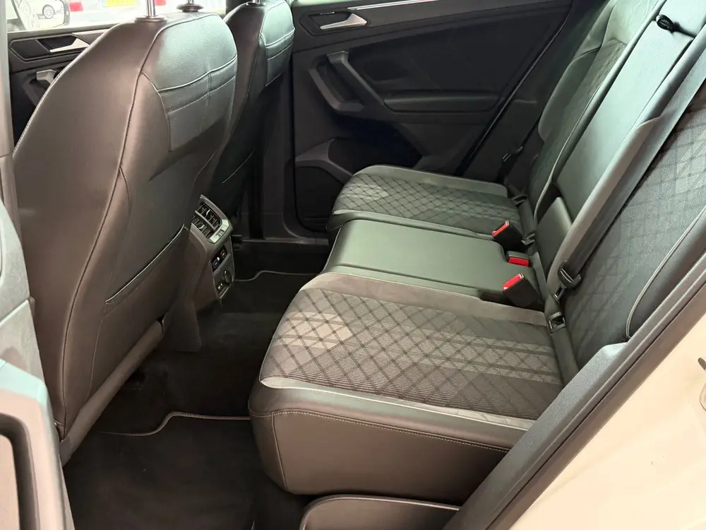 Volkswagen Tiguan 1.5 TSI R-Line Business+ Eerste eigenaar D uit 2021, foto 9