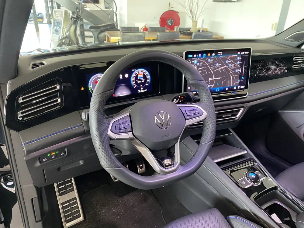 Volkswagen Tiguan 1.5 eHybrid R-Line Edition 272 PK Panorama uit 2024, foto 10