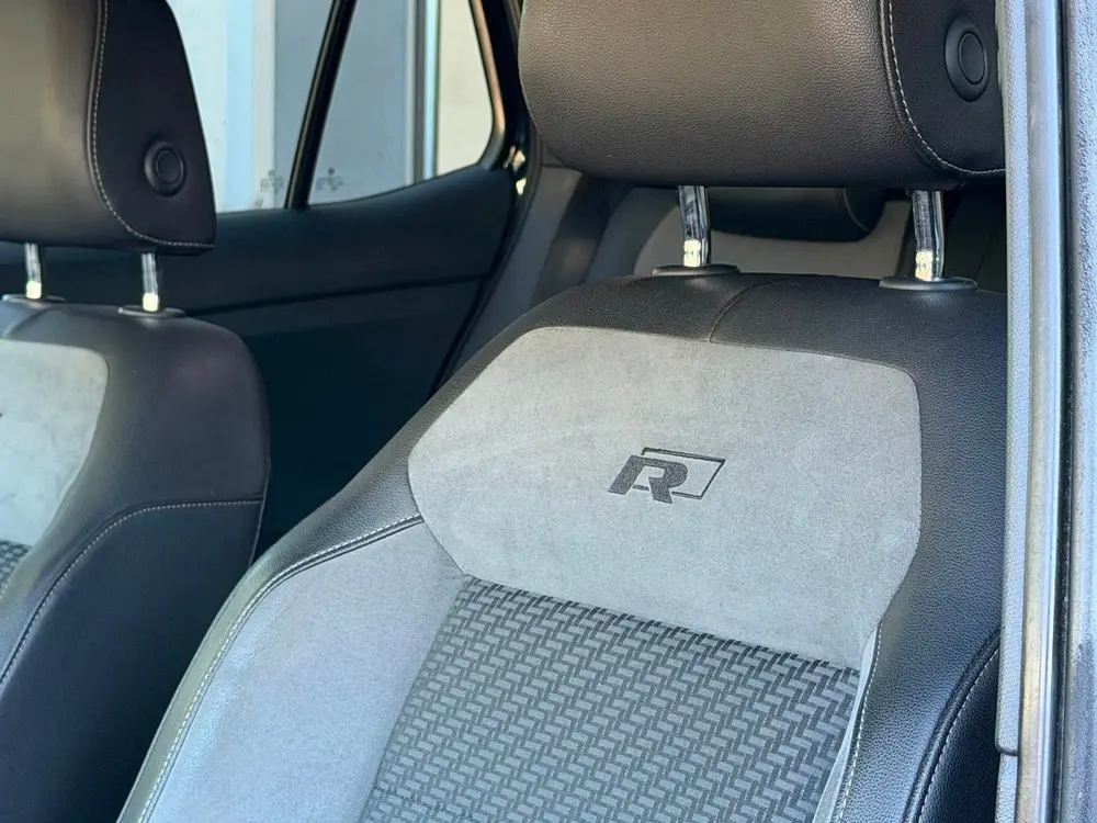 Volkswagen T-Cross 1.0 TSI R-Line|Virtual|Keyless|Stoelverwa uit 2019, foto 12
