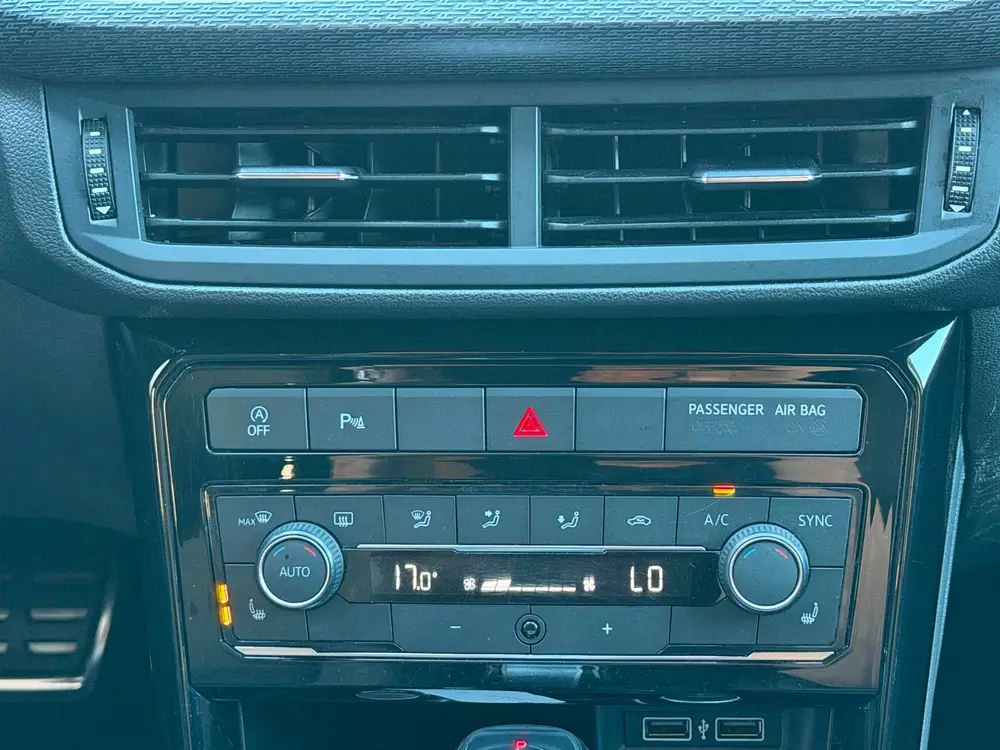 Volkswagen T-Cross 1.0 TSI R-Line|Virtual|Keyless|Stoelverwa uit 2019, foto 19